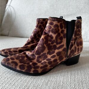 Nine West- cheetah booties size 9
